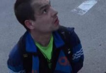 В Киеве пьяный мужчина устроил погром на АЗС. После чего бился головой об асфальт