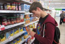 Просроченные товары и подделки: что продают украинцам