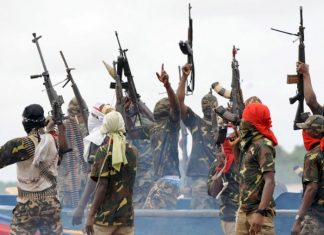 В Нигерии пираты похитили 12 моряков со швейцарского судна