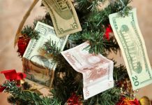 Курс доллара начал расти «под елочку»