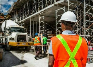 Более половины чехов выступают против повышения зарплат украинским заробитчанам