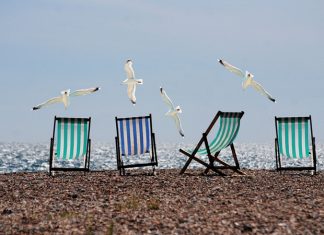 Летний отпуск: европейцам тоже не на что отдыхать