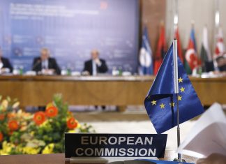 Еврокомиссия раскритиковала «адские» санкции США против СП-2