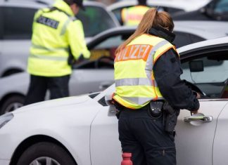 Проскочить в Германию и не сесть в тюрьму. Как украинцы массово едут в ЕС по польским визам