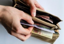 Ликбез для чиновников и граждан: сколько на самом деле украинцы платят налогов