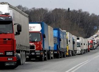 Кордон на замку: Україні загрожує повна транспортна блокада