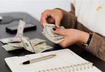 Матрац проти депозиту: у чому сьогодні краще зберігати гроші