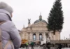 Новорічні ялинки України: в Полтаві — перша за роки війни, у Львові — подарунок від мешканців