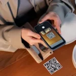 Українці сканують QR-коди, а потім втрачають гроші: як не потрапити на пастку аферистів