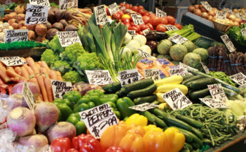 Відключення світла: як зростуть ціни на овочі та фрукти в магазинах