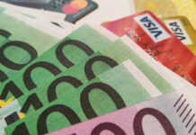 MasterCard чи Visa: яку картку краще брати українцям під час виїзду в Європу