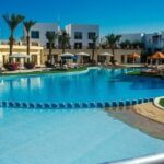 Ціни на тури до курортів Єгипту обвалились на 30% через війну на Близькому Сході